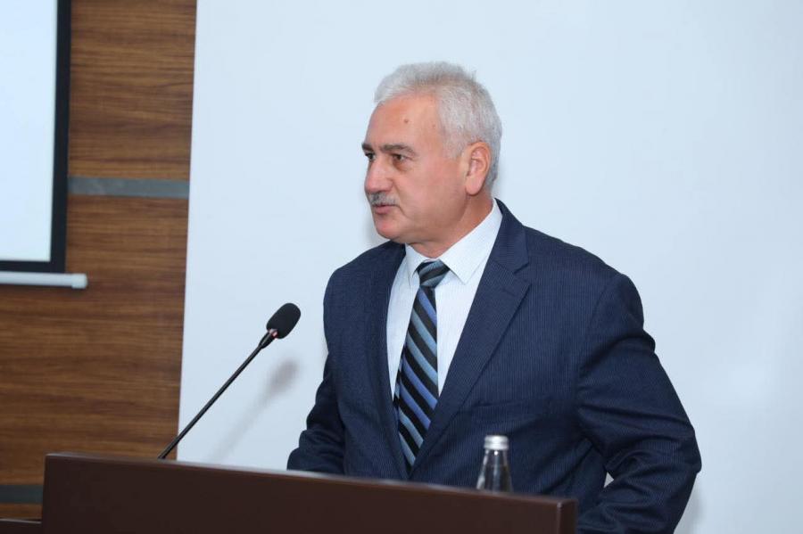 Müdriklik zirvəsində