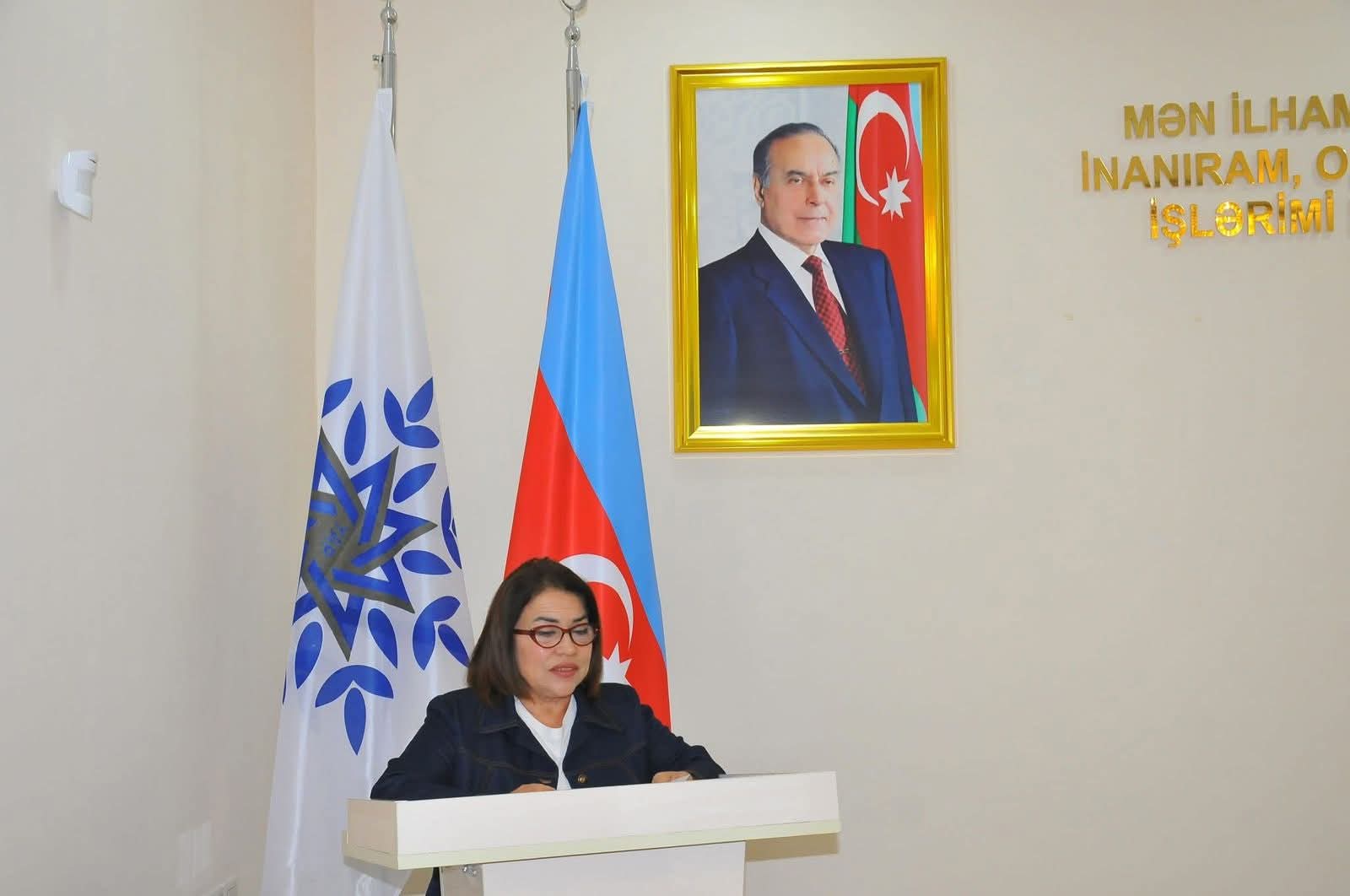 Aran Regional Filialının müdiri Yaqut Əşrəfova Ümummilli lider Heydər Əliyevə həsr olunan tədbirdə çıxış edib