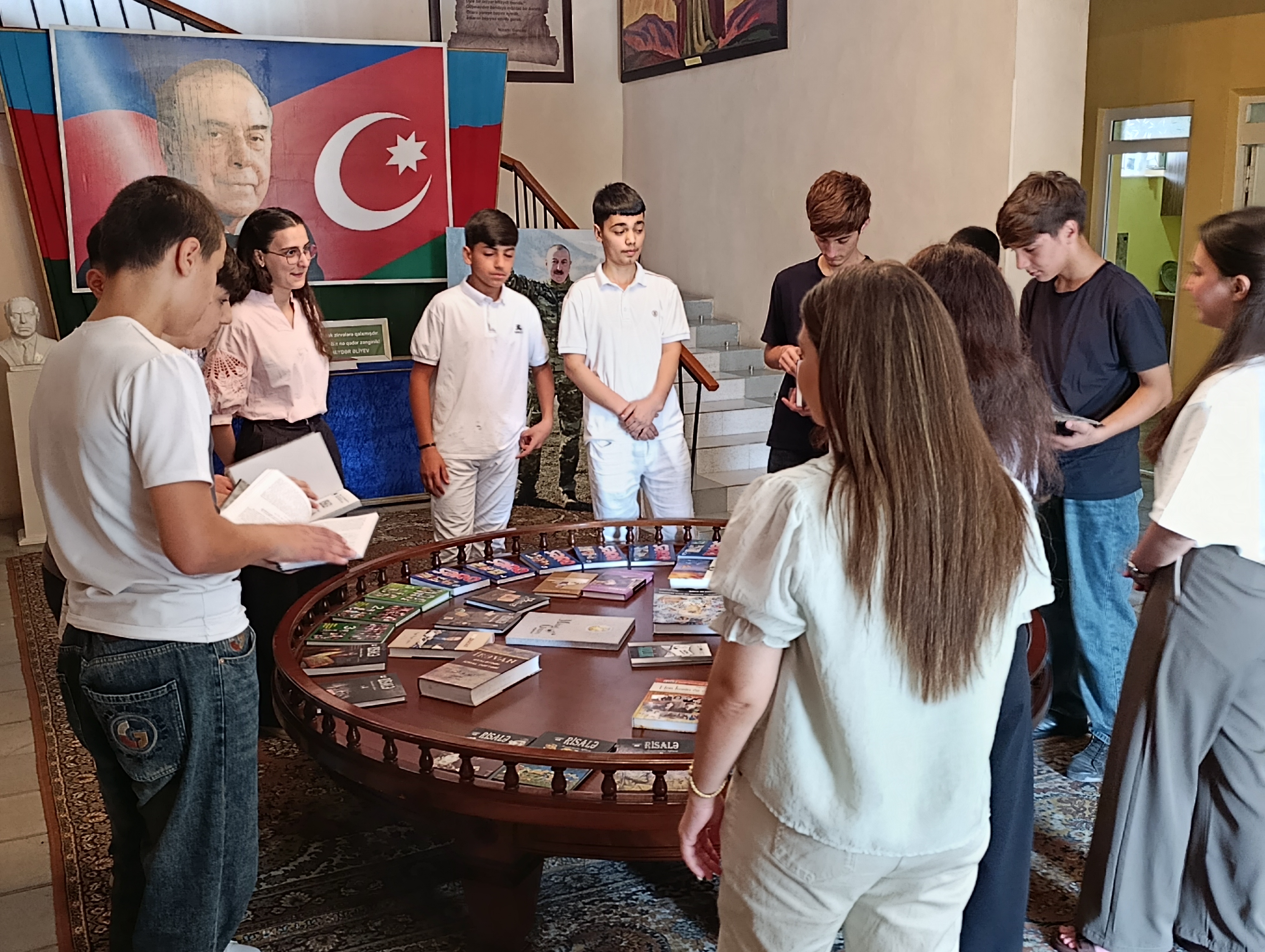 Könüllülər Ədəbiyyat Muzeyinin Aran filialında olub