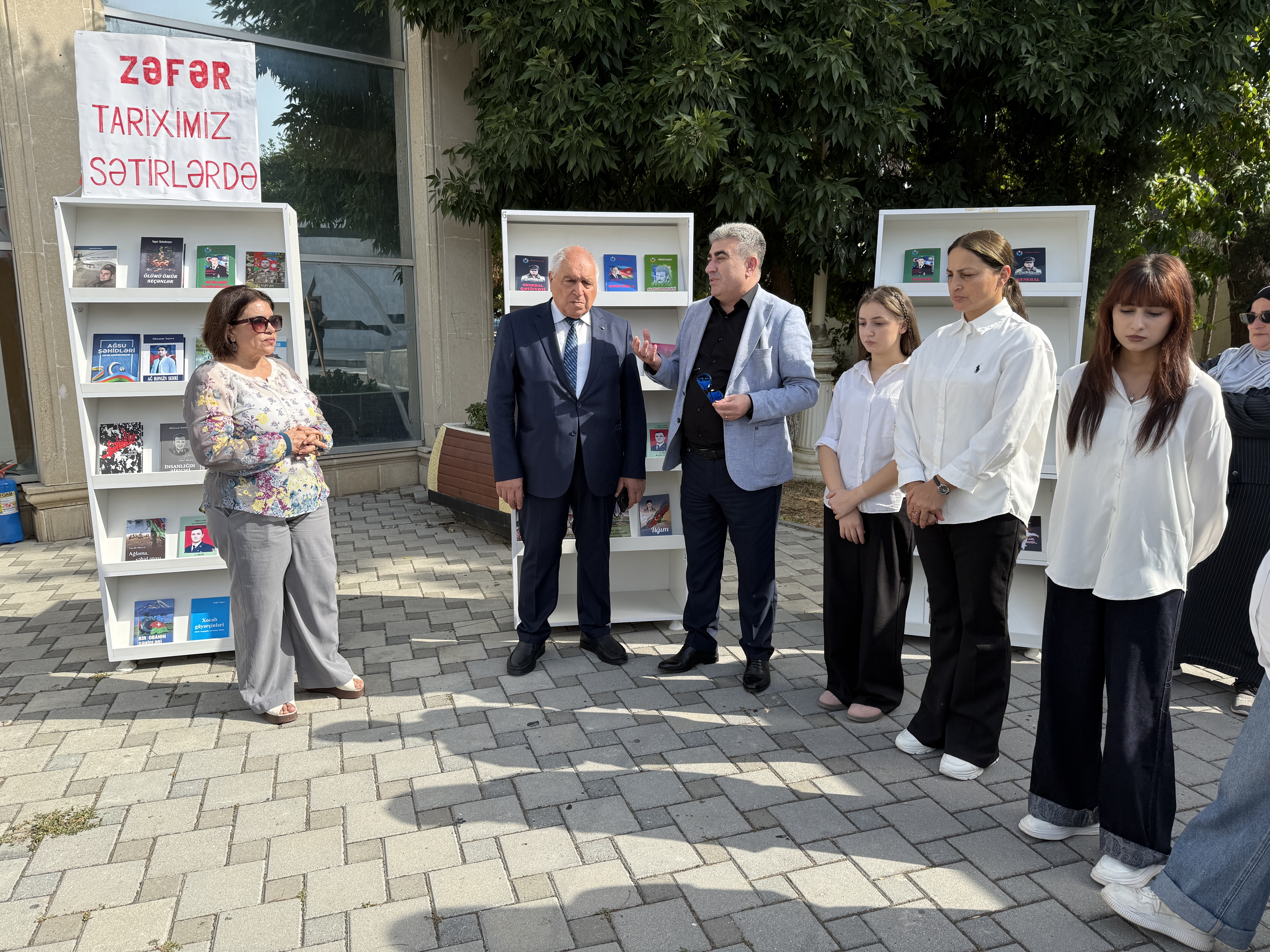 Zəfər tariximiz sətirlərdə adlı sərgi keçirilib